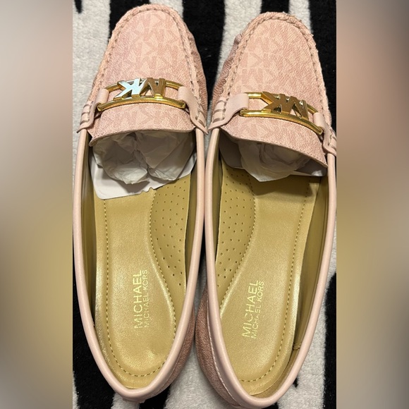 Blush pink Michael Kors loafers - Picture 2 of 3